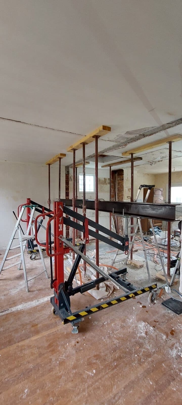 Étaiement et dépose d'un mur porteur